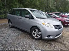 5TDZZ3DC0HS820087 2017 TOYOTA SIENNA