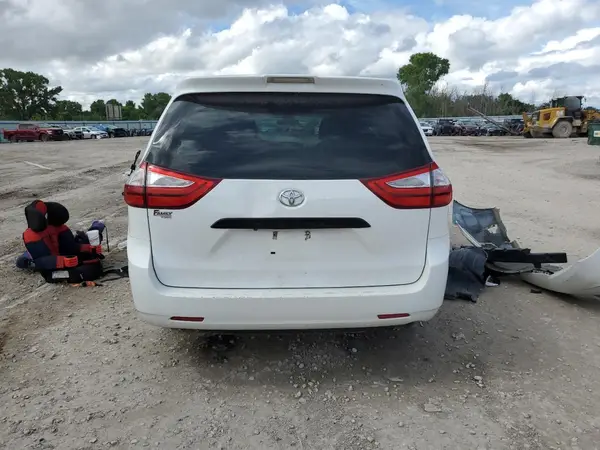 5TDZZ3DC0JS946746 2018 TOYOTA SIENNA - Image 8