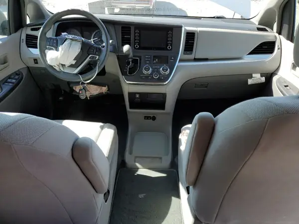 5TDZZ3DC0KS995818 2019 TOYOTA SIENNA - Image 8