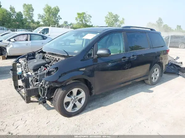 5TDZZ3DC0LS022343 2020 TOYOTA SIENNA - Image 2