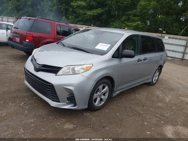 5TDZZ3DC0LS029972 2020 TOYOTA SIENNA - Image 2
