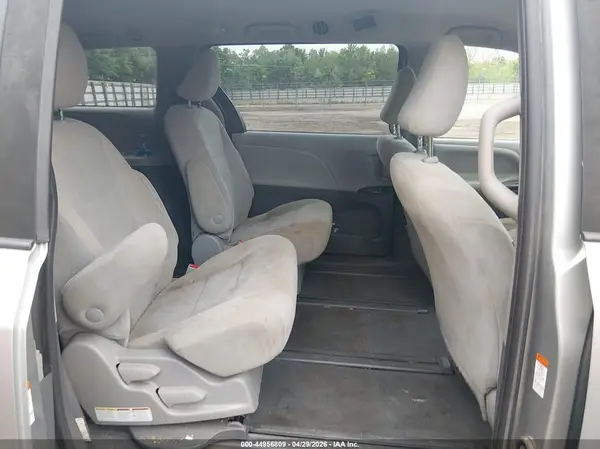 5TDZZ3DC0LS029972 2020 TOYOTA SIENNA - Image 8