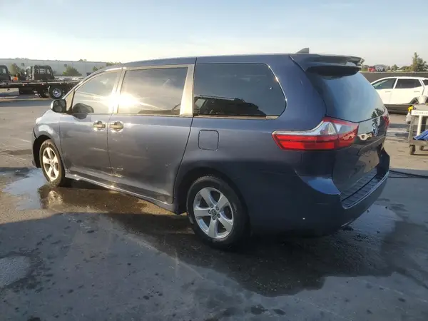 5TDZZ3DC0LS030801 2020 TOYOTA SIENNA - Image 2