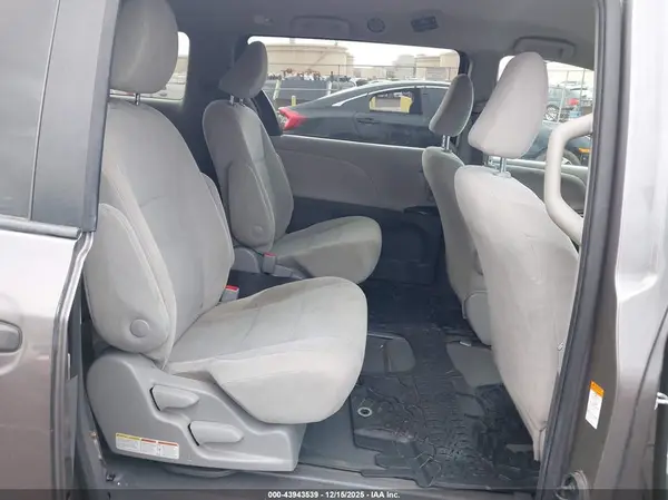 5TDZZ3DC0LS056010 2020 TOYOTA SIENNA - Image 8