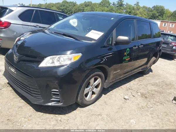 5TDZZ3DC0LS083823 2020 TOYOTA SIENNA - Image 2