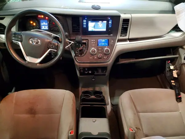5TDZZ3DC1HS829459 2017 TOYOTA SIENNA - Image 8