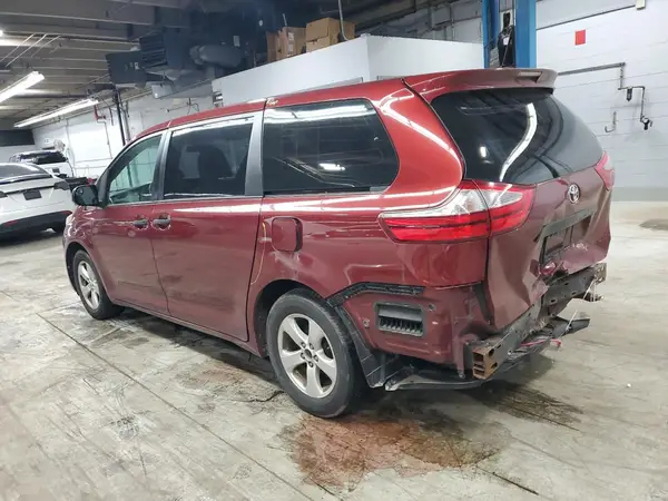 5TDZZ3DC1HS886387 2017 TOYOTA SIENNA - Image 2