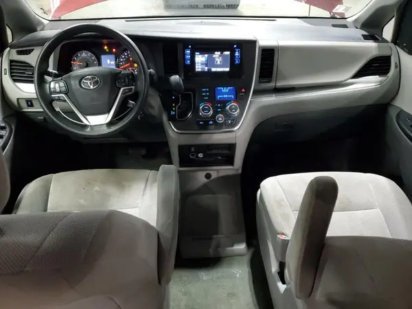 5TDZZ3DC1HS886387 2017 TOYOTA SIENNA - Image 8