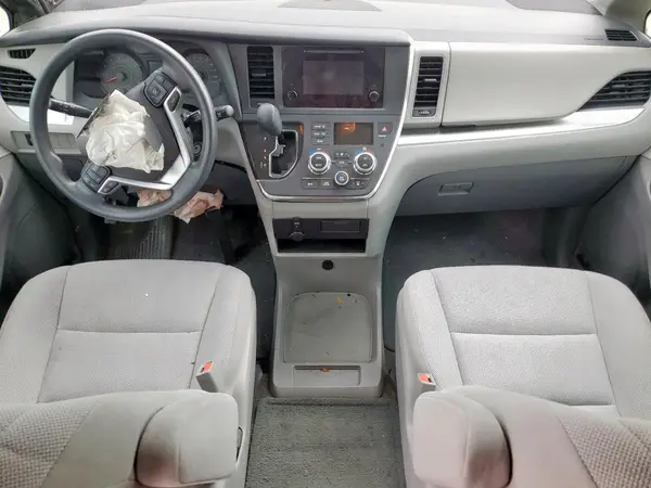5TDZZ3DC1HS891038 2017 TOYOTA SIENNA - Image 8