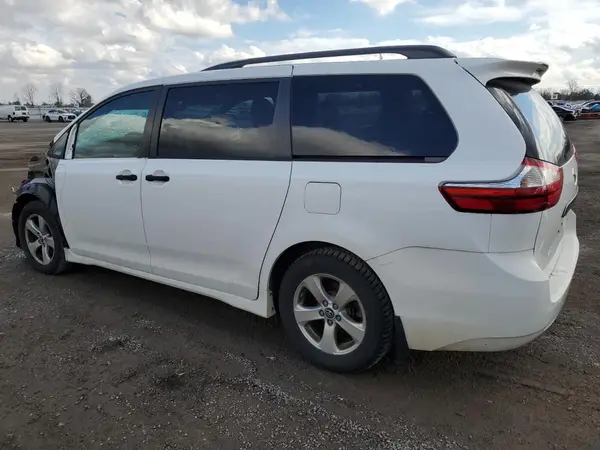 5TDZZ3DC1JS907423 2018 TOYOTA SIENNA - Image 2