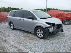 5TDZZ3DC1JS940213 2018 TOYOTA SIENNA