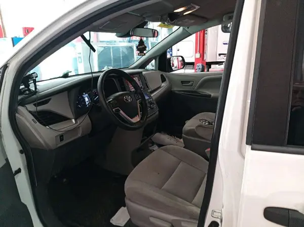 5TDZZ3DC1LS021170 2020 TOYOTA SIENNA - Image 8