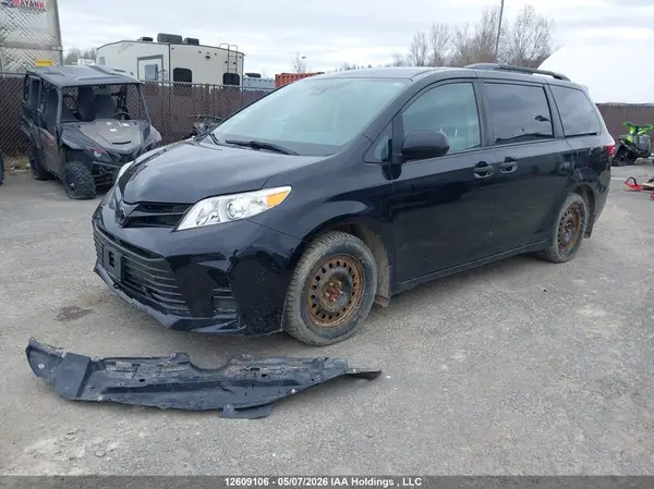 5TDZZ3DC1LS046201 2020 TOYOTA SIENNA - Image 2