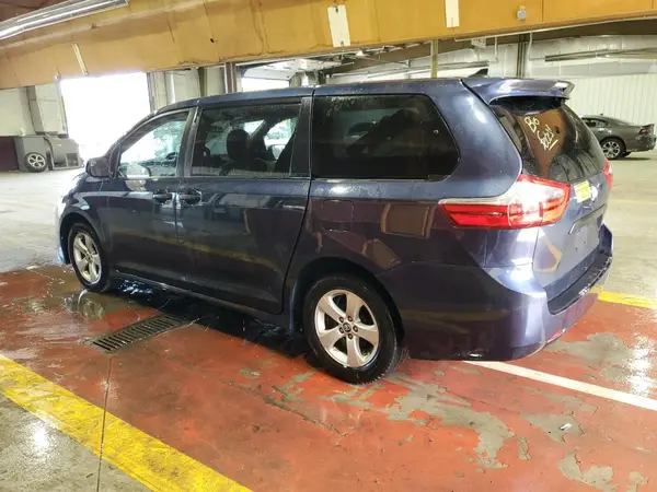 5TDZZ3DC1LS046697 2020 TOYOTA SIENNA - Image 2