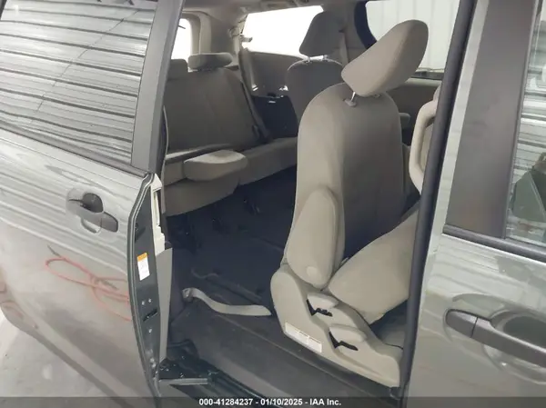 5TDZZ3DC1LS046716 2020 TOYOTA SIENNA - Image 8