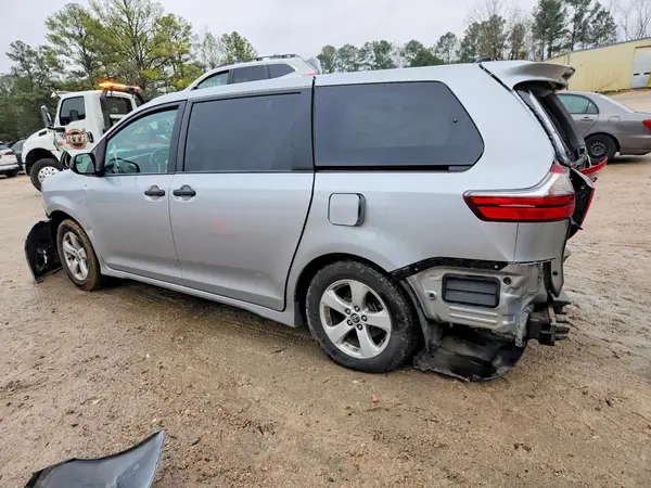 5TDZZ3DC1LS053293 2020 TOYOTA SIENNA - Image 2