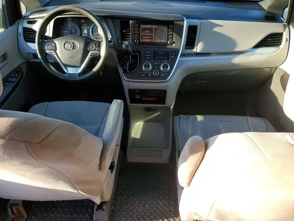 5TDZZ3DC1LS055058 2020 TOYOTA SIENNA - Image 8