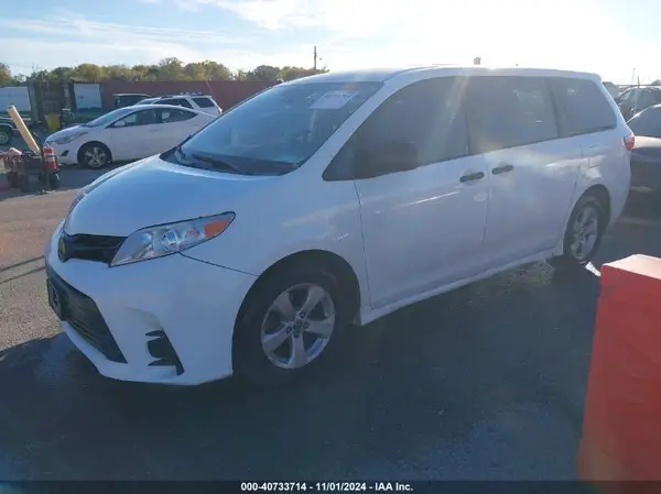 5TDZZ3DC1LS056971 2020 TOYOTA SIENNA - Image 2