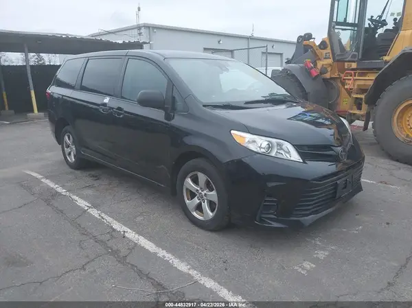 5TDZZ3DC1LS068411 2020 TOYOTA SIENNA - Image 2
