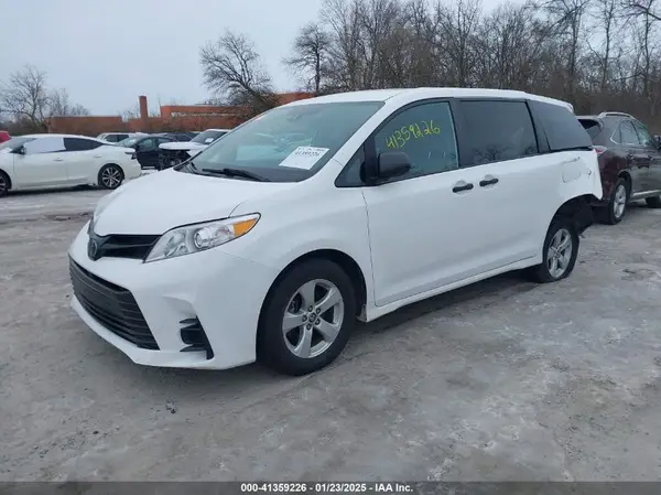 5TDZZ3DC1LS082549 2020 TOYOTA SIENNA - Image 2