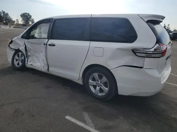 5TDZZ3DC2HS832404 2017 TOYOTA SIENNA - Image 2
