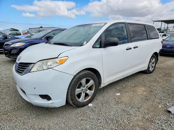 5TDZZ3DC2HS832676 2017 TOYOTA SIENNA - Image 1