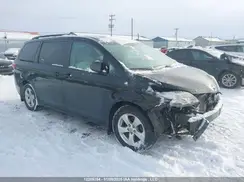 5TDZZ3DC2HS837960 2017 TOYOTA SIENNA