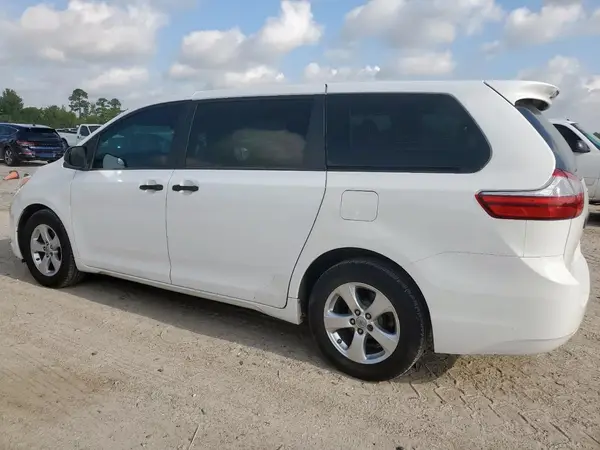 5TDZZ3DC2HS843175 2017 TOYOTA SIENNA - Image 2