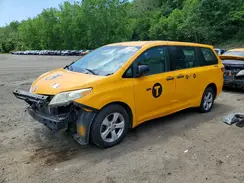 5TDZZ3DC2HS845895 2017 TOYOTA SIENNA