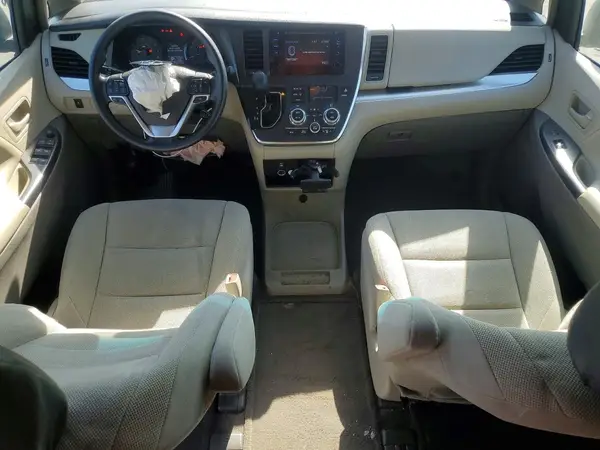 5TDZZ3DC2HS853897 2017 TOYOTA SIENNA - Image 8