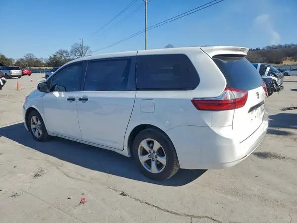 5TDZZ3DC2HS858453 2017 TOYOTA SIENNA - Image 2