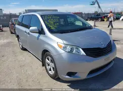 5TDZZ3DC2HS862664 2017 TOYOTA SIENNA
