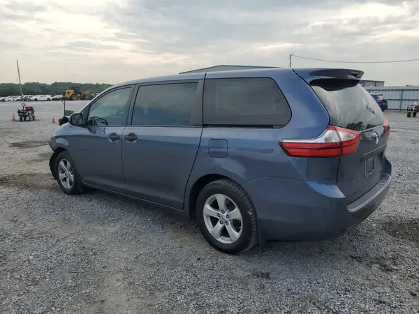 5TDZZ3DC2HS876113 2017 TOYOTA SIENNA - Image 2