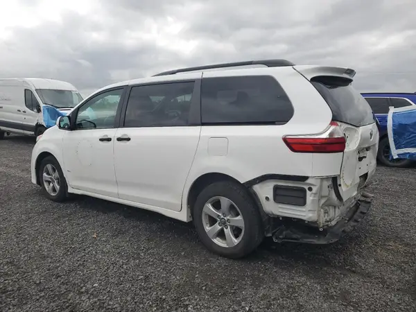 5TDZZ3DC2JS908483 2018 TOYOTA SIENNA - Image 2