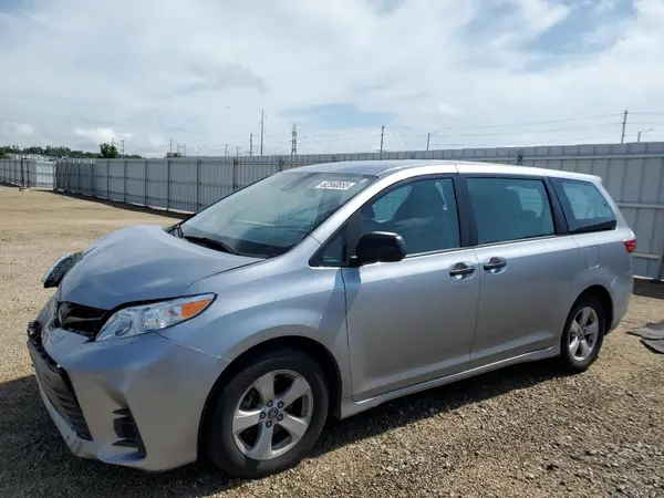 5TDZZ3DC2JS924019 2018 TOYOTA SIENNA - Image 1