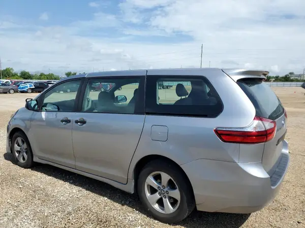5TDZZ3DC2JS924019 2018 TOYOTA SIENNA - Image 2