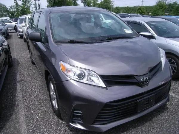 5TDZZ3DC2JS947929 2018 TOYOTA SIENNA - Image 8