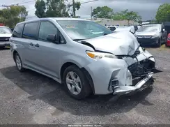 5TDZZ3DC2KS005851 2019 TOYOTA SIENNA