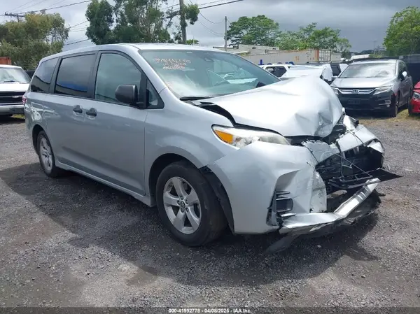 5TDZZ3DC2KS005851 2019 TOYOTA SIENNA - Image 1