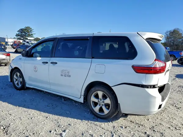 5TDZZ3DC2KS012430 2019 TOYOTA SIENNA - Image 2