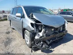 5TDZZ3DC2KS995982 2019 TOYOTA SIENNA
