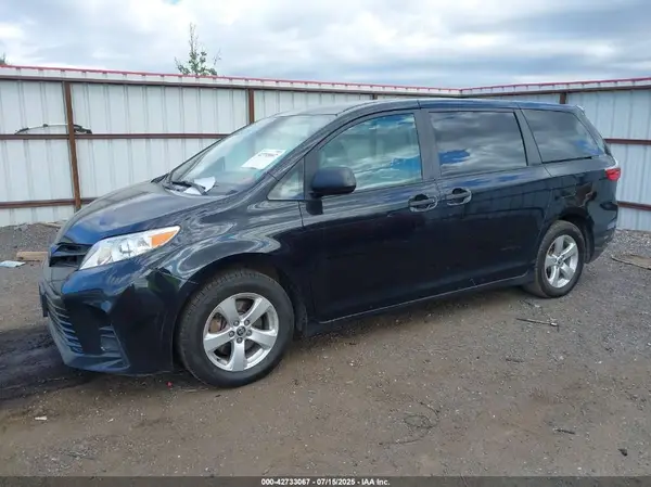 5TDZZ3DC2LS039046 2020 TOYOTA SIENNA - Image 2