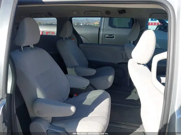 5TDZZ3DC2LS057353 2020 TOYOTA SIENNA - Image 8