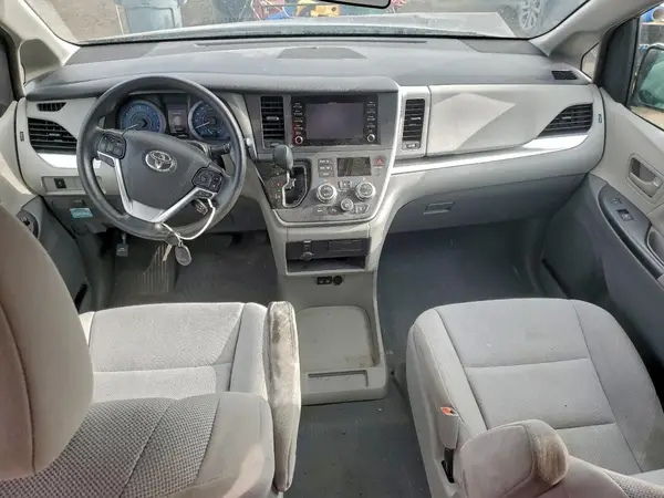 5TDZZ3DC2LS062763 2020 TOYOTA SIENNA - Image 8