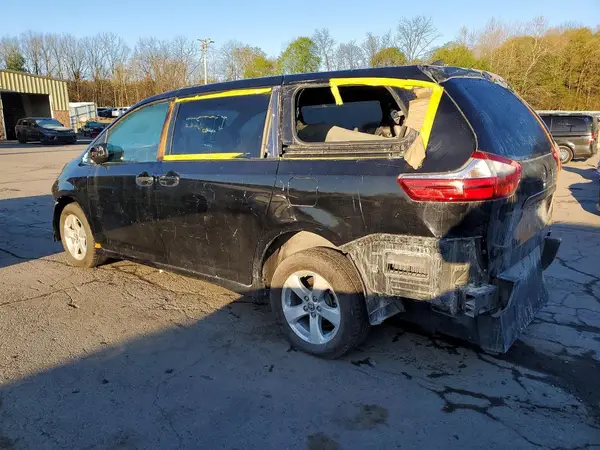 5TDZZ3DC2LS066814 2020 TOYOTA SIENNA - Image 2