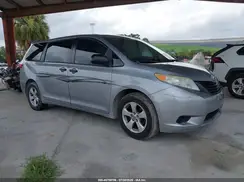 5TDZZ3DC3HS791961 2017 TOYOTA SIENNA