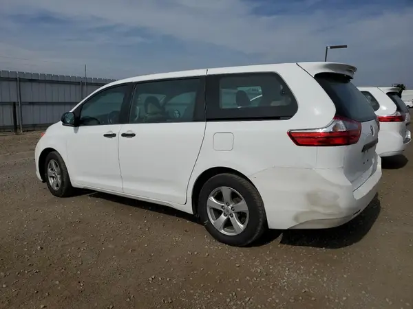 5TDZZ3DC3HS815675 2017 TOYOTA SIENNA - Image 2