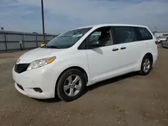 5TDZZ3DC3HS818656 2017 TOYOTA SIENNA