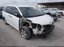 5TDZZ3DC3HS860423 2017 TOYOTA SIENNA