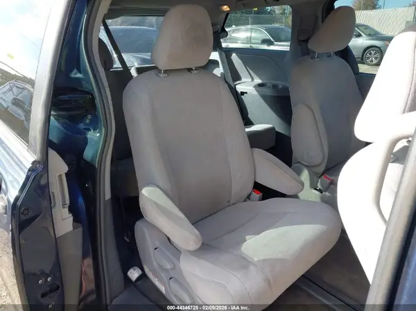 5TDZZ3DC3J5911859 2018 TOYOTA SIENNA - Image 8